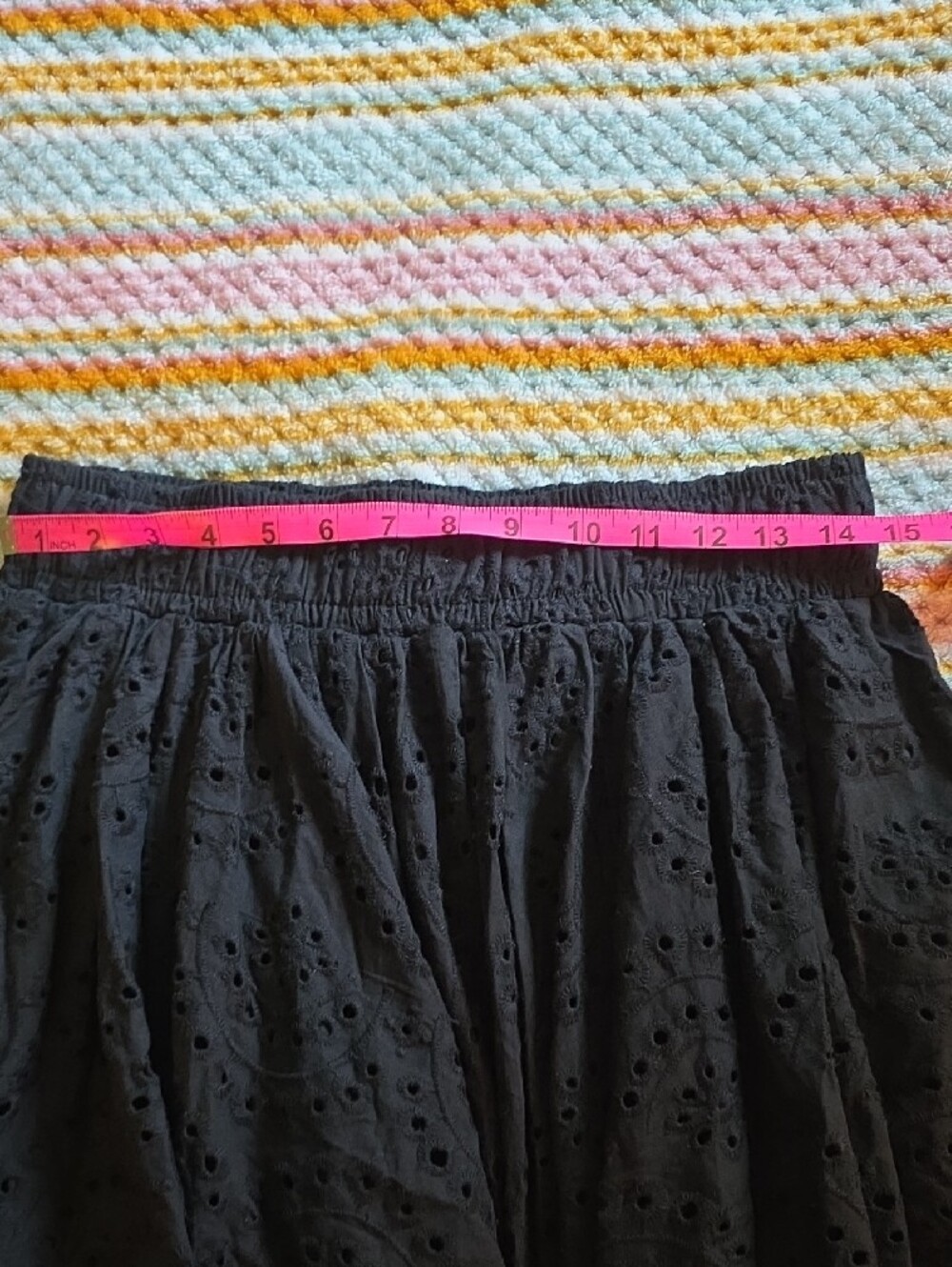 Women’s Black Eyelet Tiered Skirt. Size Medium - Picture 7 of 9